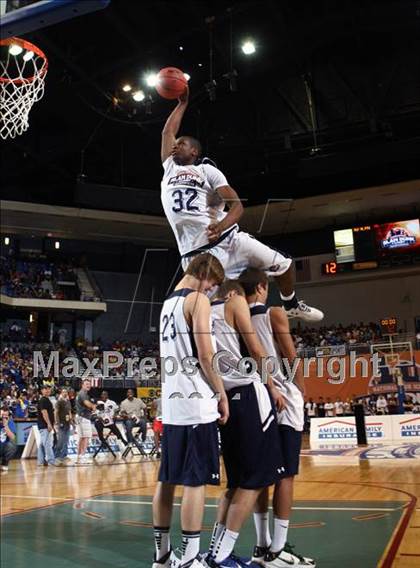 Thumbnail 1 in National High School Slam Dunk Championships photogallery.