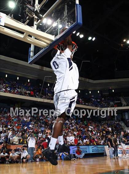Thumbnail 1 in National High School Slam Dunk Championships photogallery.
