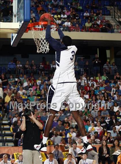 Thumbnail 1 in National High School Slam Dunk Championships photogallery.