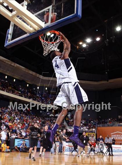 Thumbnail 3 in National High School Slam Dunk Championships photogallery.