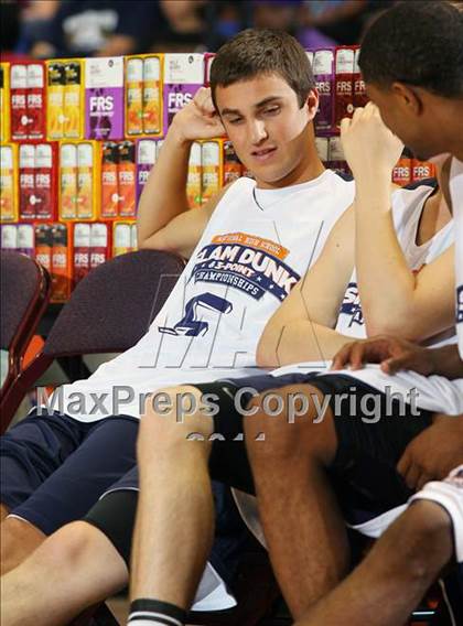 Thumbnail 1 in National High School Slam Dunk Championships photogallery.