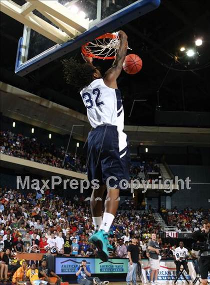 Thumbnail 2 in National High School Slam Dunk Championships photogallery.