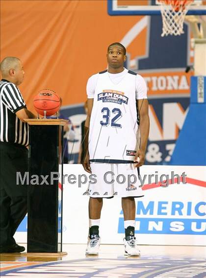 Thumbnail 3 in National High School Slam Dunk Championships photogallery.