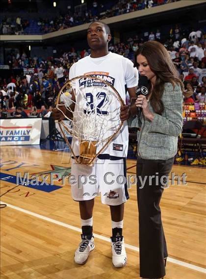 Thumbnail 2 in National High School Slam Dunk Championships photogallery.