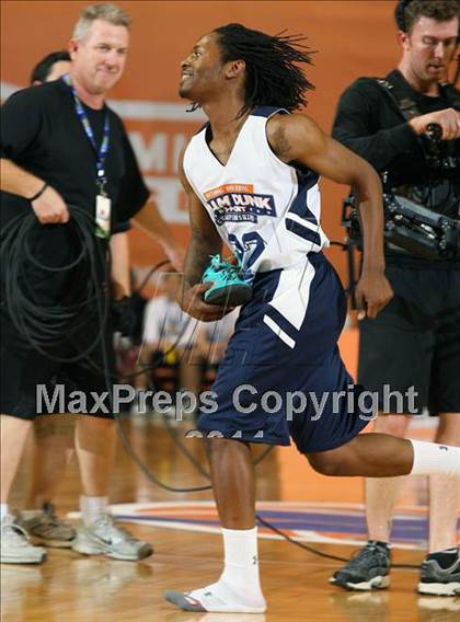 Thumbnail 2 in National High School Slam Dunk Championships photogallery.