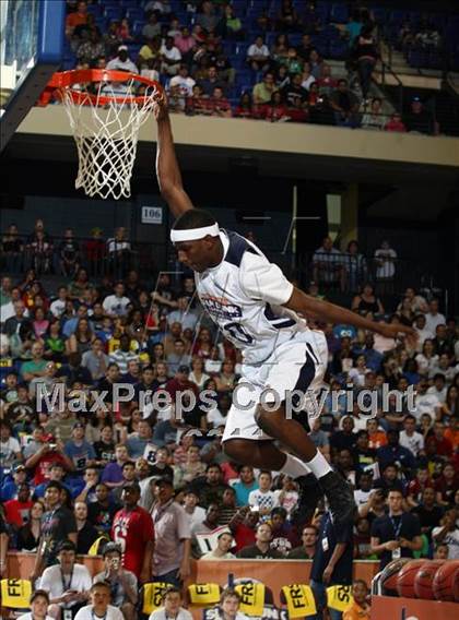 Thumbnail 2 in National High School Slam Dunk Championships photogallery.