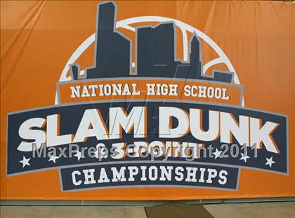 Thumbnail 2 in National High School Slam Dunk Championships photogallery.