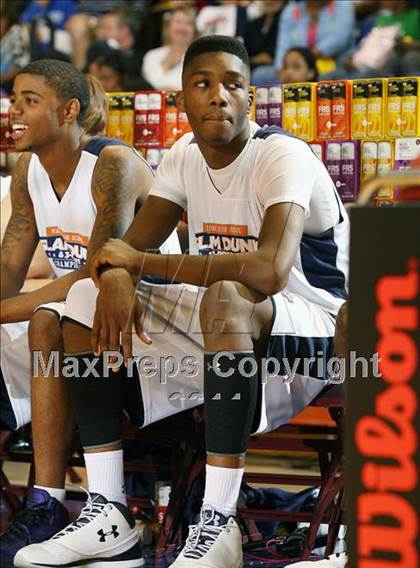 Thumbnail 2 in National High School Slam Dunk Championships photogallery.