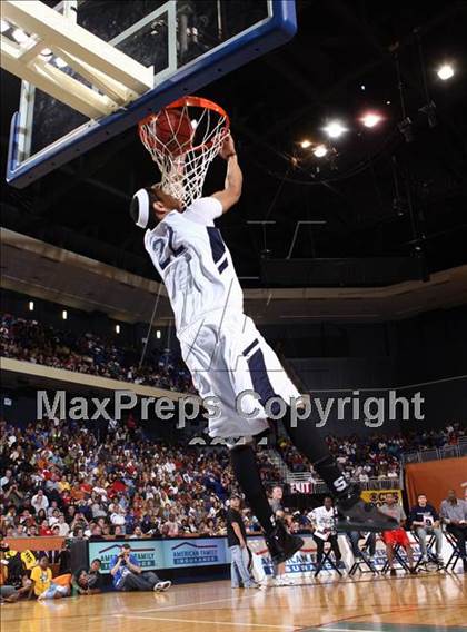 Thumbnail 2 in National High School Slam Dunk Championships photogallery.
