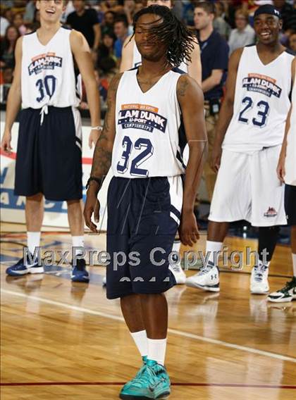 Thumbnail 3 in National High School Slam Dunk Championships photogallery.