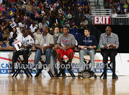 Thumbnail 1 in National High School Slam Dunk Championships photogallery.