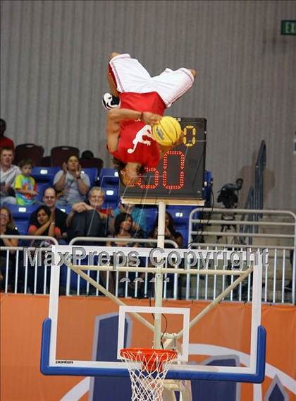 Thumbnail 2 in National High School Slam Dunk Championships photogallery.