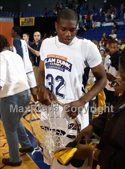 Thumbnail 3 in National High School Slam Dunk Championships photogallery.