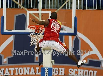 Thumbnail 2 in National High School Slam Dunk Championships photogallery.