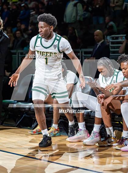 Thumbnail 2 in South Bend Saint Joseph vs. Indianapolis Crispus Attucks (IHSAA 3A Final) photogallery.