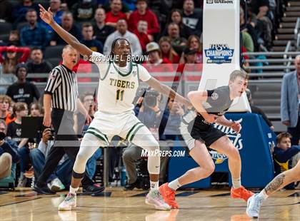 Thumbnail 3 in South Bend Saint Joseph vs. Indianapolis Crispus Attucks (IHSAA 3A Final) photogallery.
