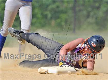 Thumbnail 1 in Haldane vs Port Jefferson ( Class C Regional Final) photogallery.
