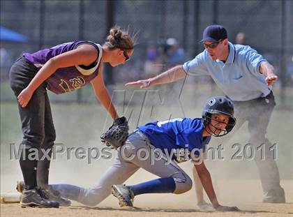 Thumbnail 3 in Haldane vs Port Jefferson ( Class C Regional Final) photogallery.