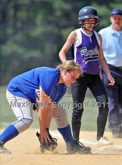 Thumbnail 2 in Haldane vs Port Jefferson ( Class C Regional Final) photogallery.