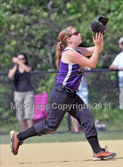 Thumbnail 3 in Haldane vs Port Jefferson ( Class C Regional Final) photogallery.