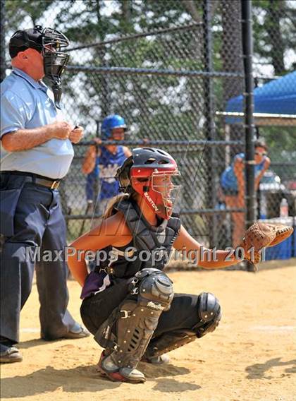 Thumbnail 2 in Haldane vs Port Jefferson ( Class C Regional Final) photogallery.