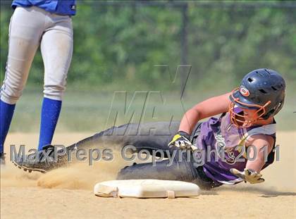 Thumbnail 3 in Haldane vs Port Jefferson ( Class C Regional Final) photogallery.