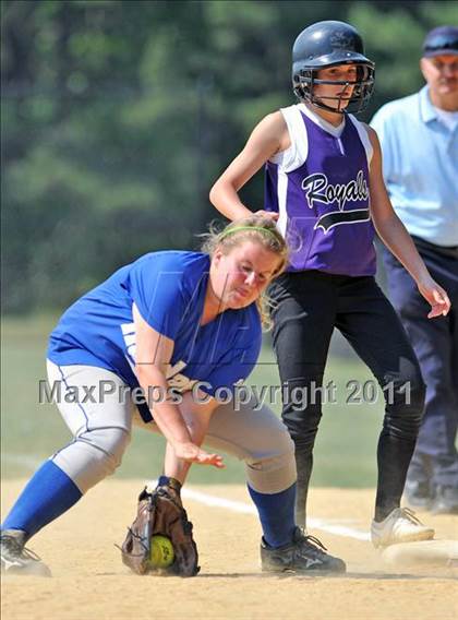 Thumbnail 1 in Haldane vs Port Jefferson ( Class C Regional Final) photogallery.