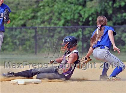 Thumbnail 2 in Haldane vs Port Jefferson ( Class C Regional Final) photogallery.