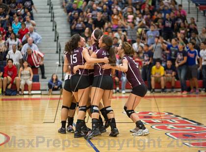 Thumbnail 3 in Los Fresnos vs. Veterans Memorial photogallery.