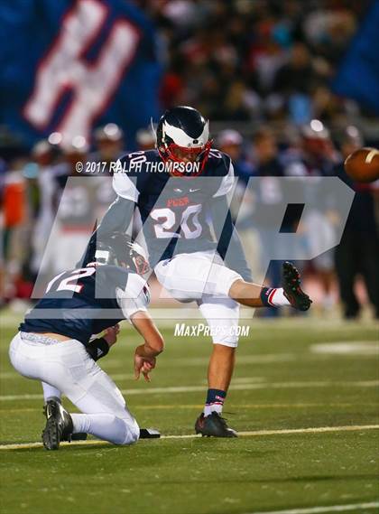 Thumbnail 2 in Pleasant Grove vs. Davis photogallery.