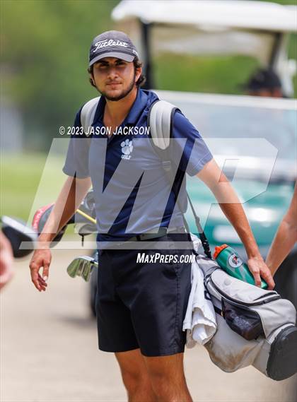Thumbnail 2 in NCHSAA 4A Finals (Round 1) photogallery.