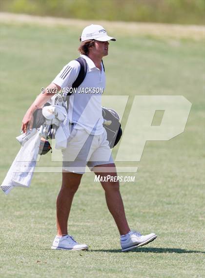 Thumbnail 3 in NCHSAA 4A Finals (Round 1) photogallery.