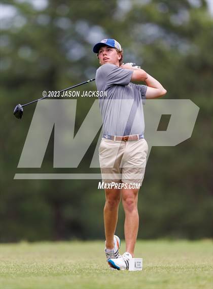 Thumbnail 1 in NCHSAA 4A Finals (Round 1) photogallery.