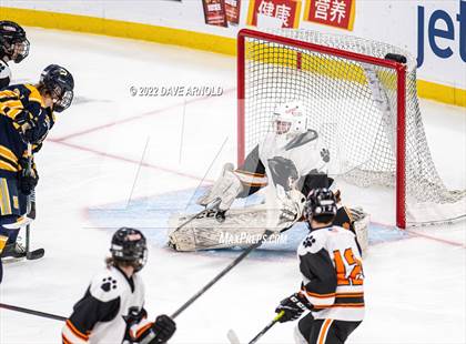 Thumbnail 2 in Hanover vs Marlborough (MIAA Division 3 State Final) photogallery.