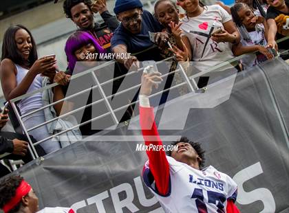 Thumbnail 2 in Champagnat Catholic vs. University Christian (FHSAA Class 2A Final) photogallery.