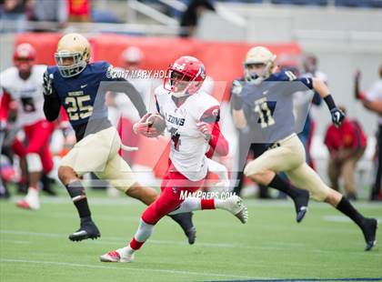 Thumbnail 3 in Champagnat Catholic vs. University Christian (FHSAA Class 2A Final) photogallery.