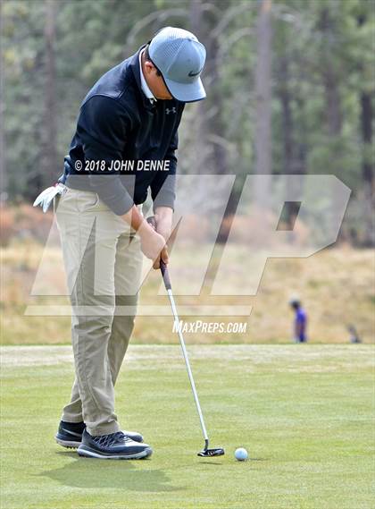 Thumbnail 1 in Los Alamos Golf Invitational photogallery.