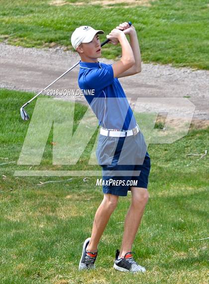 Thumbnail 1 in Los Alamos Golf Invitational photogallery.