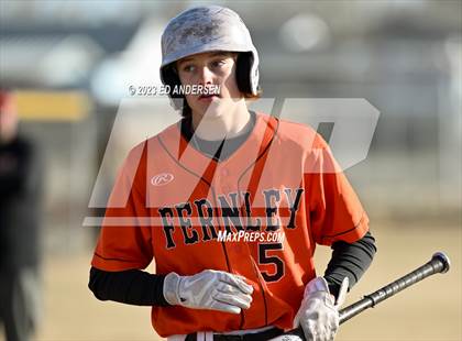Thumbnail 2 in Fernley vs Yerington (Yerington Tournament) photogallery.