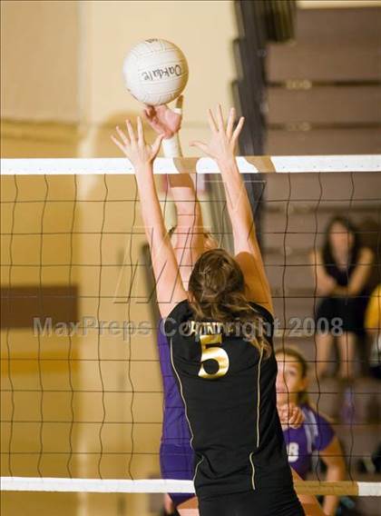 Thumbnail 2 in Buhach Colony vs Bret Harte (Oakdale Invitational) photogallery.