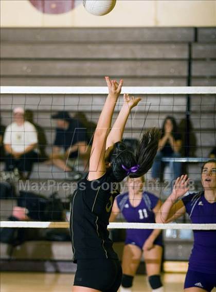 Thumbnail 2 in Buhach Colony vs Bret Harte (Oakdale Invitational) photogallery.