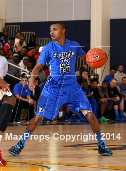 Thumbnail 2 in Westchester vs. El Camino Real (CIF LA City Section Final) photogallery.