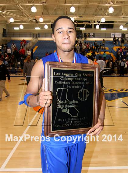 Thumbnail 2 in Westchester vs. El Camino Real (CIF LA City Section Final) photogallery.