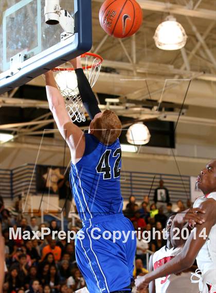 Thumbnail 3 in Westchester vs. El Camino Real (CIF LA City Section Final) photogallery.