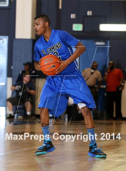 Thumbnail 1 in Westchester vs. El Camino Real (CIF LA City Section Final) photogallery.