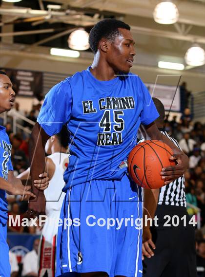 Thumbnail 3 in Westchester vs. El Camino Real (CIF LA City Section Final) photogallery.
