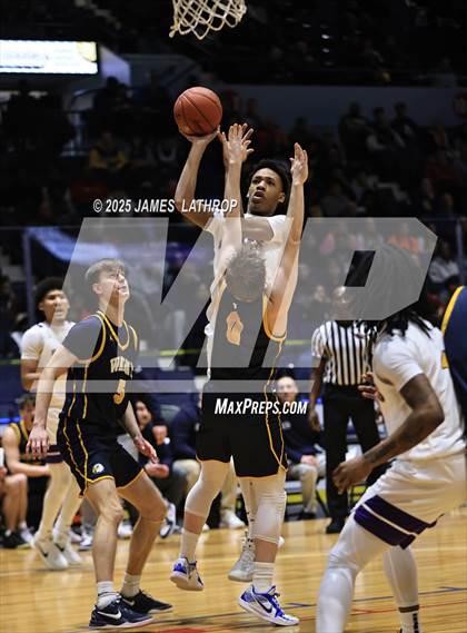 Thumbnail 2 in East vs. Wayne (NYSPHSAA SECTION V CLASS A FINAL) photogallery.
