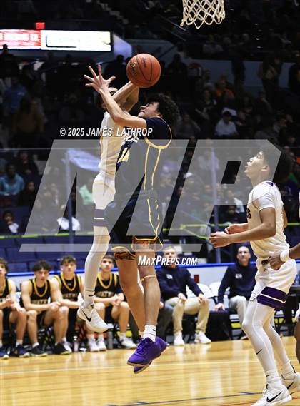 Thumbnail 1 in East vs. Wayne (NYSPHSAA SECTION V CLASS A FINAL) photogallery.