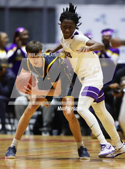 Thumbnail 1 in East vs. Wayne (NYSPHSAA SECTION V CLASS A FINAL) photogallery.