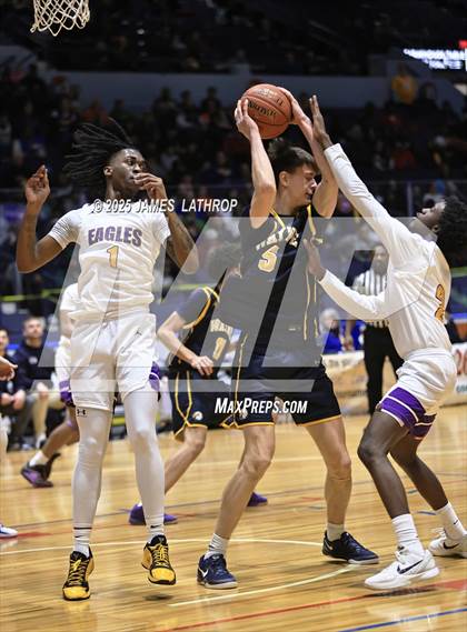 Thumbnail 3 in East vs. Wayne (NYSPHSAA SECTION V CLASS A FINAL) photogallery.